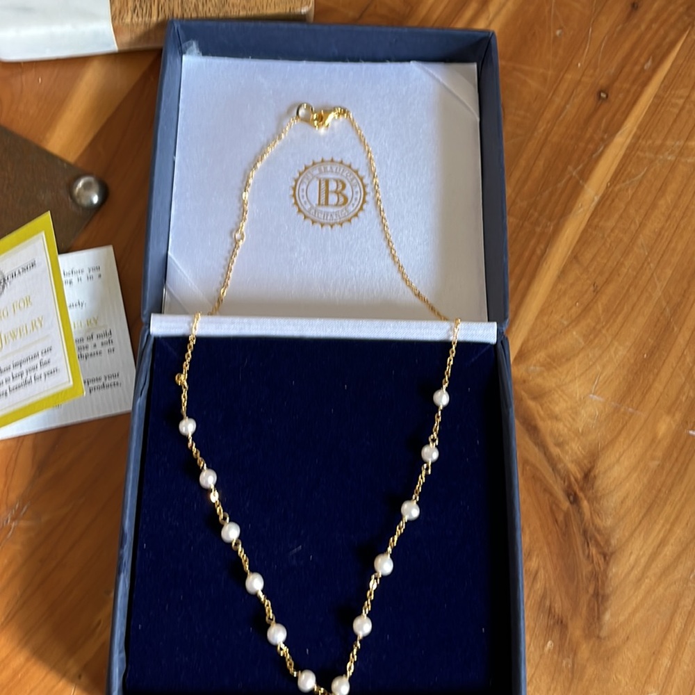 NIB Pearl & Gold Necklace- The Bradford Exchange “Grandma’s 12 Pearls of Wisdom” - Picture 3 of 9
